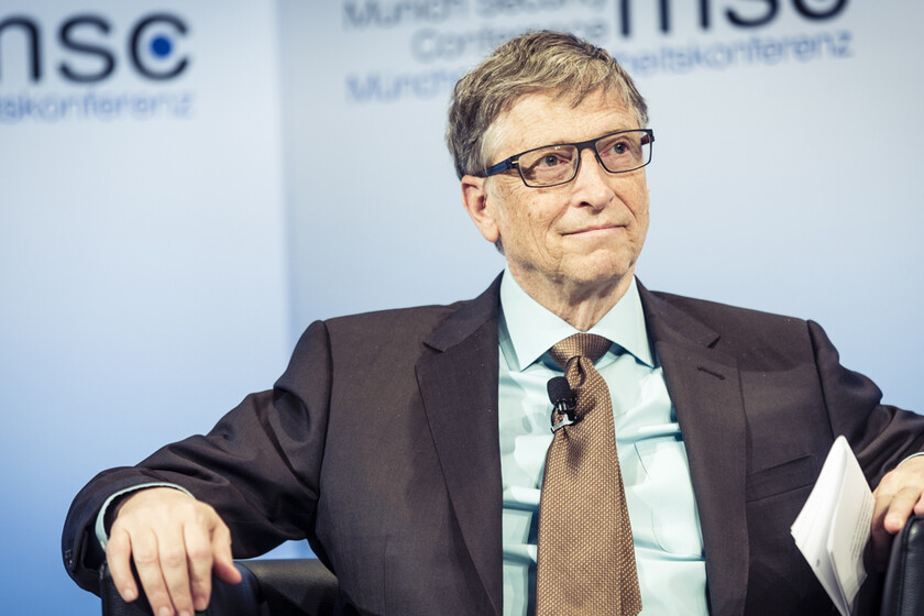 La humanidad ya vive la segunda gran revolución tecnológica: Bill Gates dice que "la era de la IA ha comenzado"